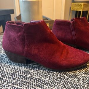 Women's Suede Ankle Boots - Burgundy